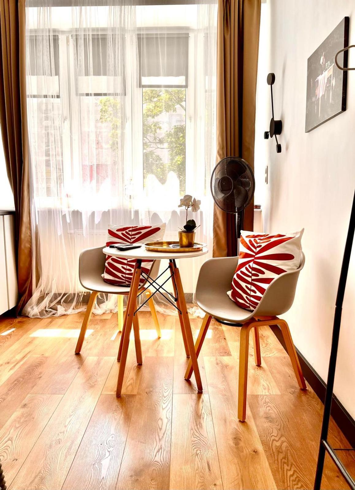 Super 1 Bed Room Condo In Warszawa Center Exterior photo